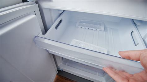 frigidaire refrigerator water leaking|Refrigerators